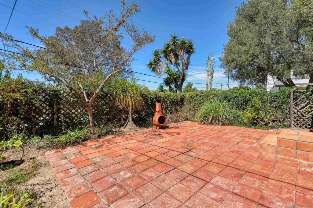 Photo of 6381 Castejon