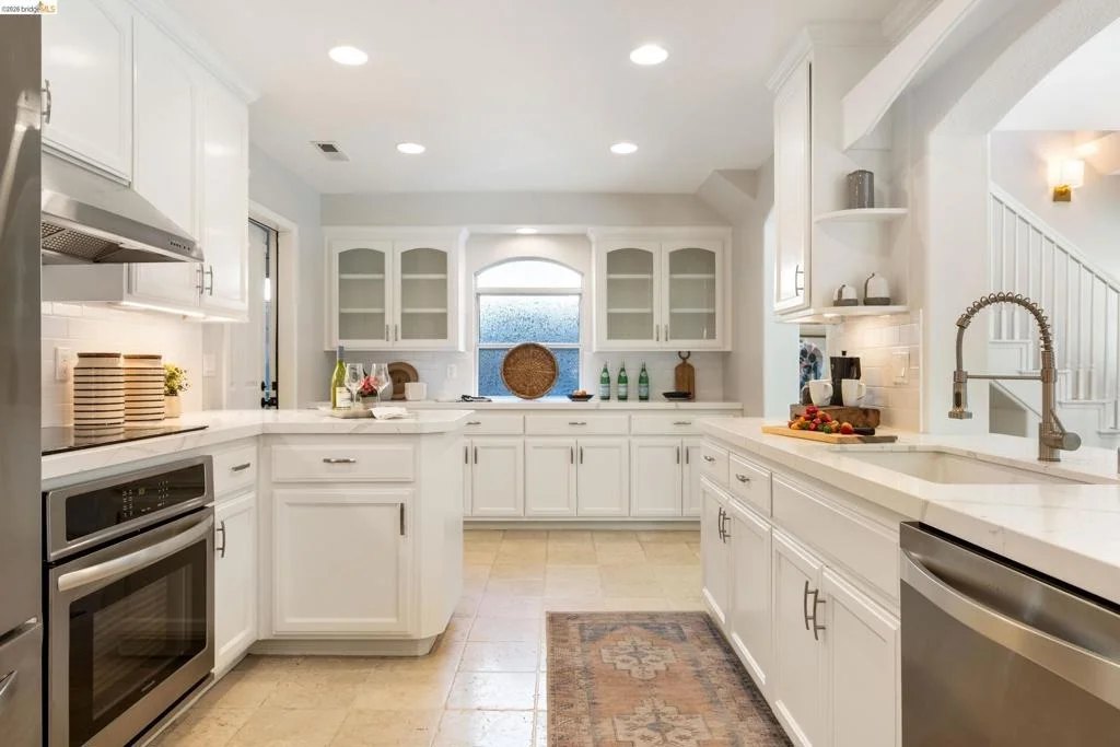 Photo of 255 Evelyn Dr