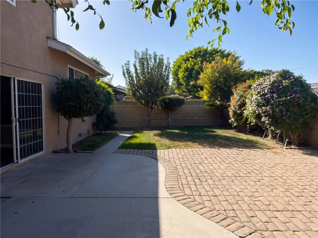Photo of 4665 Guava Avenue