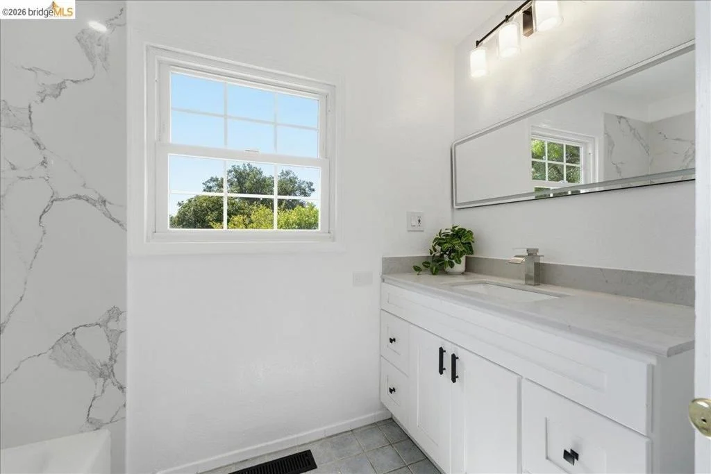 Photo of 2721 Hidden Ln