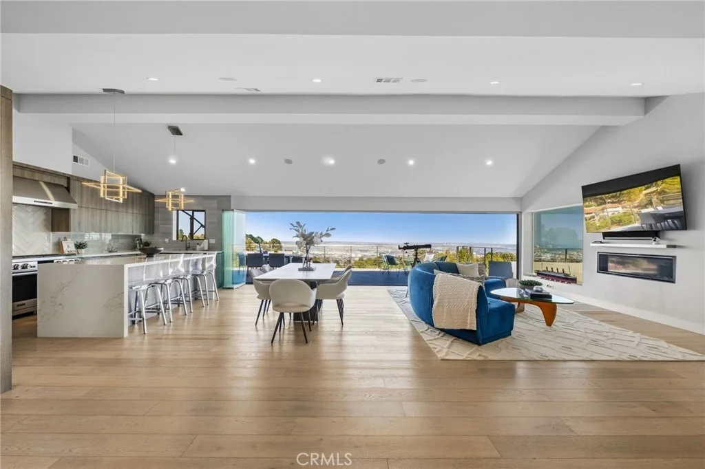 Photo of 2886 Crownview