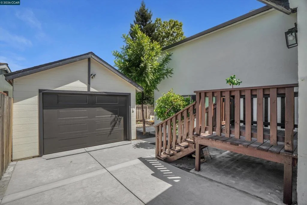 Photo of 2131 Pomona Ave