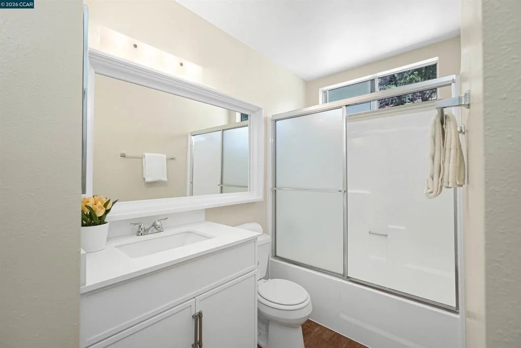 Photo of 2506 Henry Ave