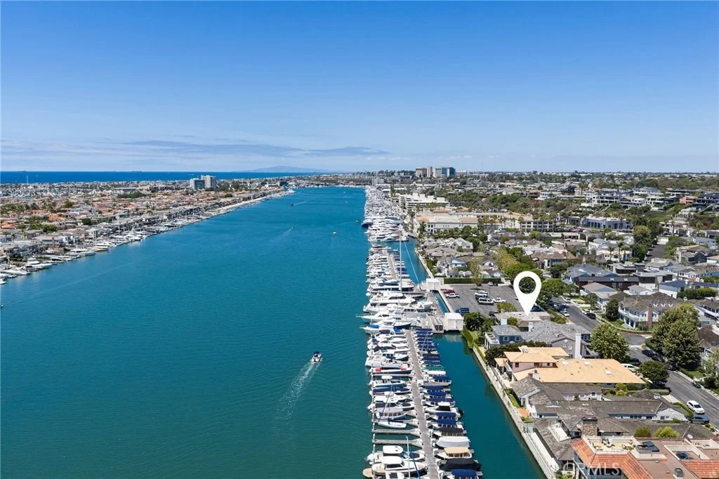 Photo of 2572 Bayshore Drive