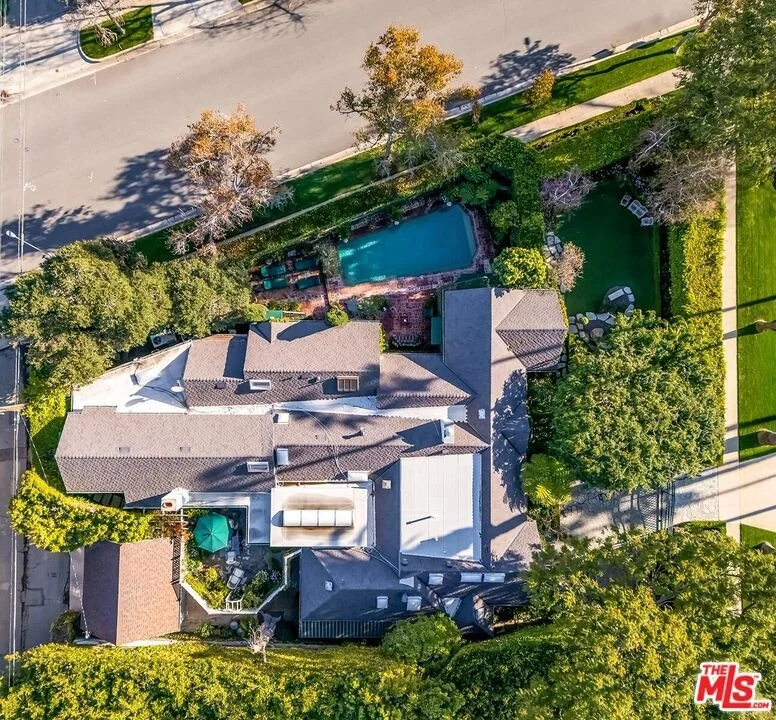 Photo of 602 N Foothill Road