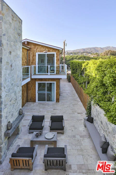 Photo of 23812 Malibu Road