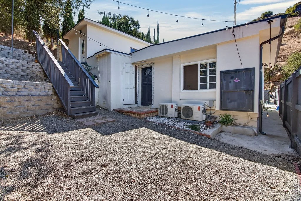 Photo of 1068 Loma Lane