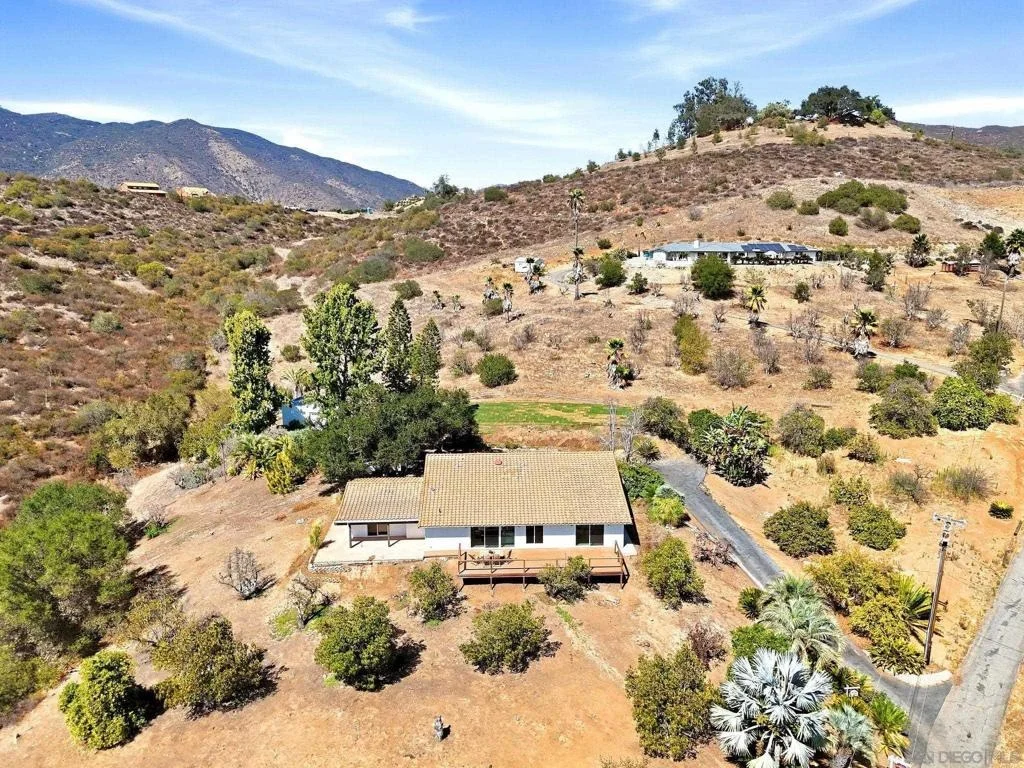 Photo of 2073 Willow Glen
