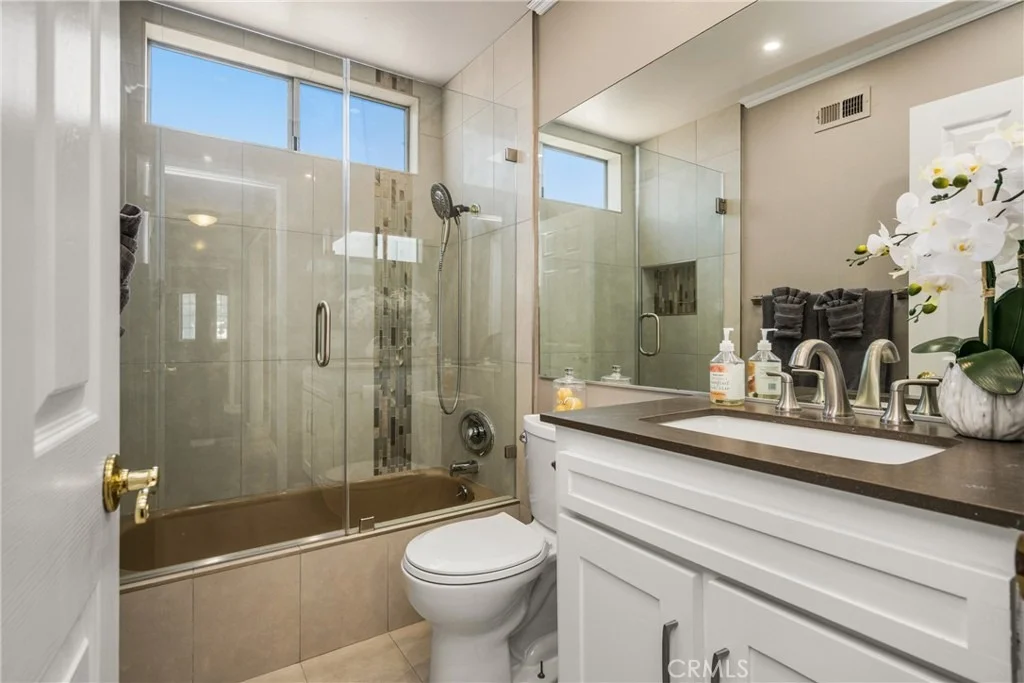 Photo of 4051 Salacia