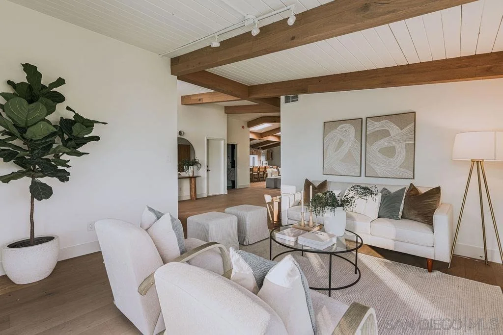 Photo of 4985 Pacifica Dr