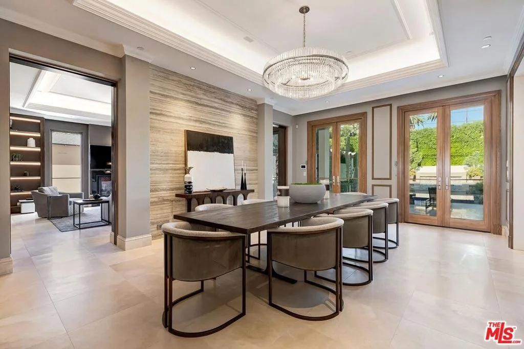 Photo of 610 N Rodeo Drive