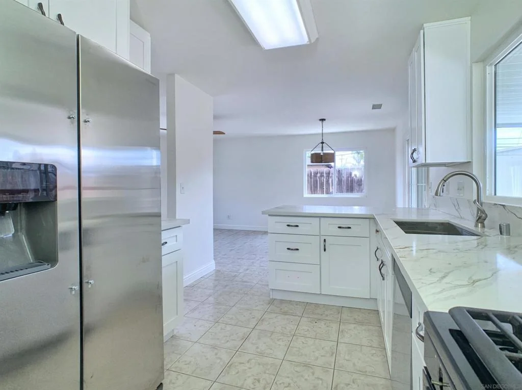 Photo of 386 90 Richardson Ave