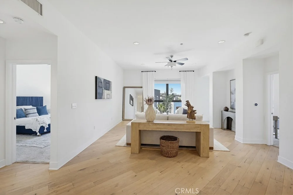Photo of Unit 406 at 402 Rockefeller