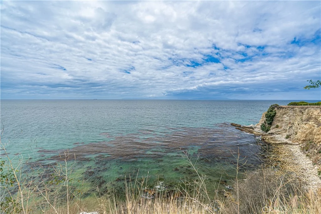 Photo of 6527 Beachview Drive