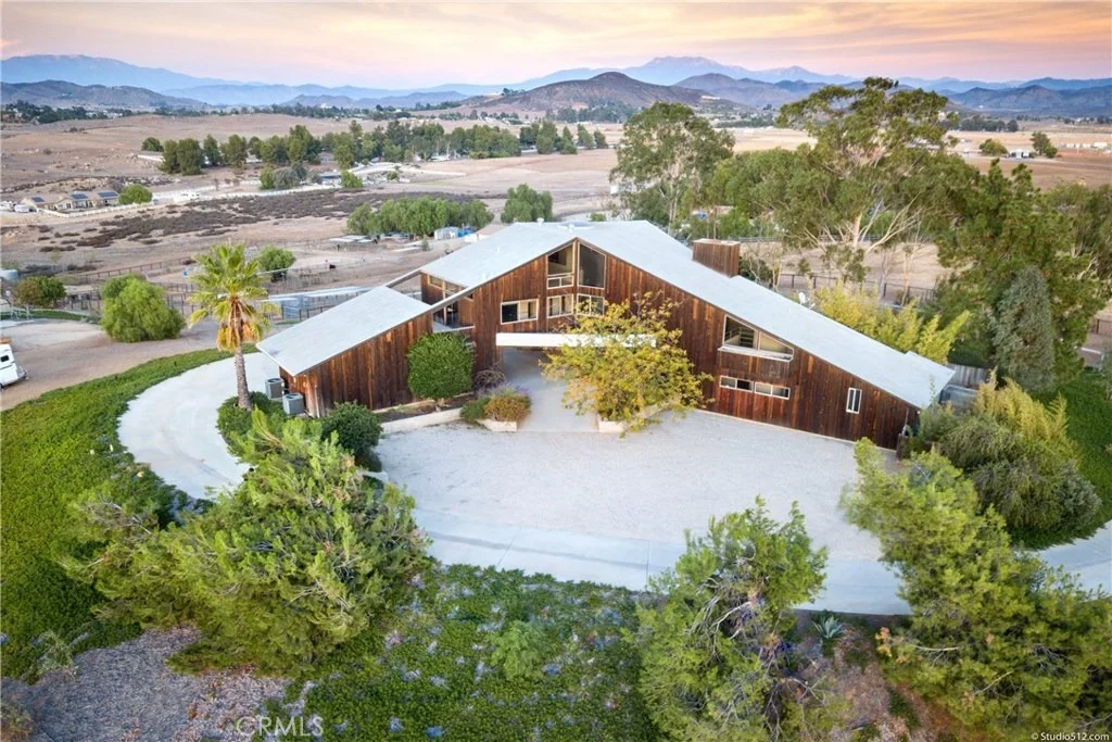 Photo of 34470 Briggs Road