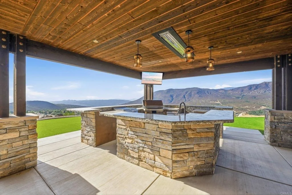 Photo of 19576 Paradise Mountain Road