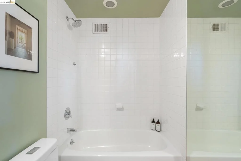 Photo of 935 Hilldale Ave