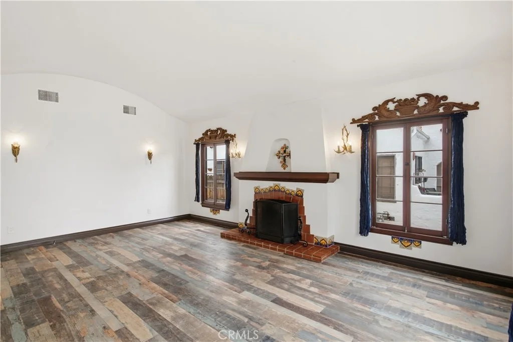 Photo of 4600 Merrill