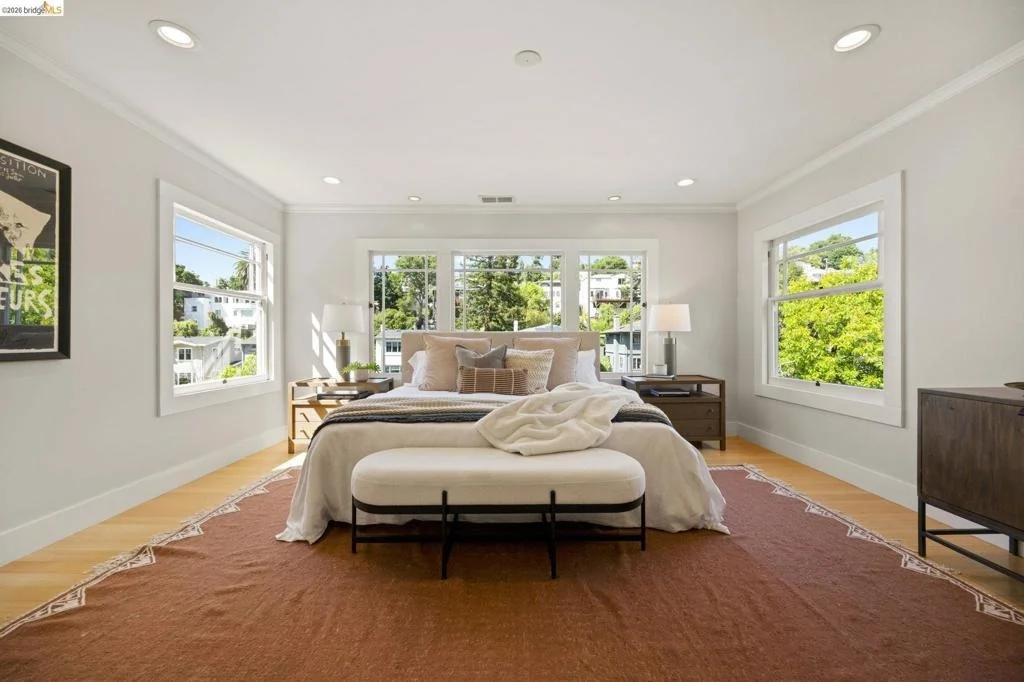 Photo of 683 Mandana Blvd.