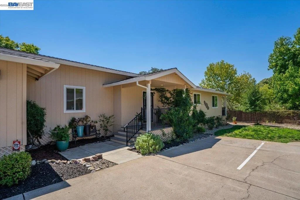Photo of 2584 Reservoir Ln