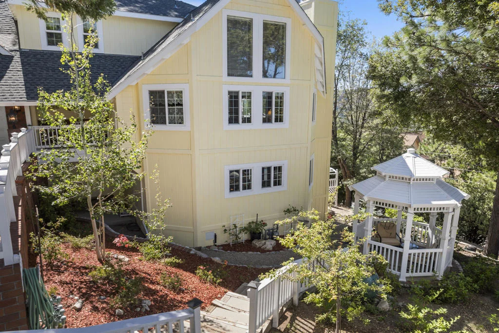 Photo of 692 Zurich Drive