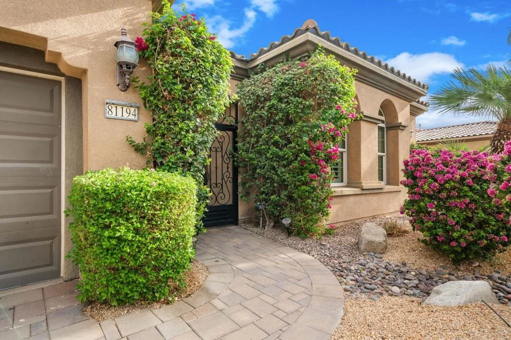 Photo of 81194 Avenida Colonias