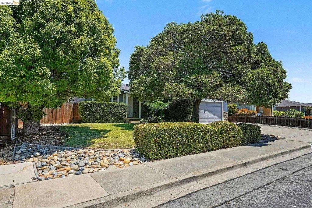 Photo of 1126 Mission Dr