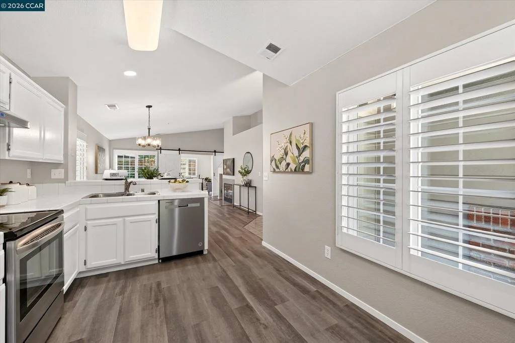 Photo of 577 Saddleback Cir
