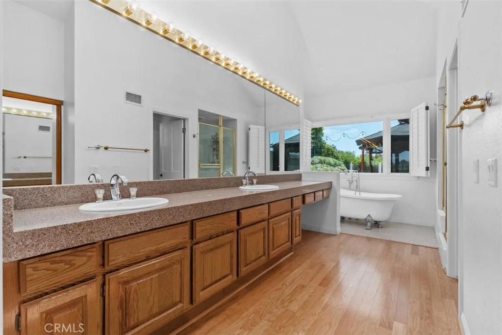 Photo of 23 Los Monteros