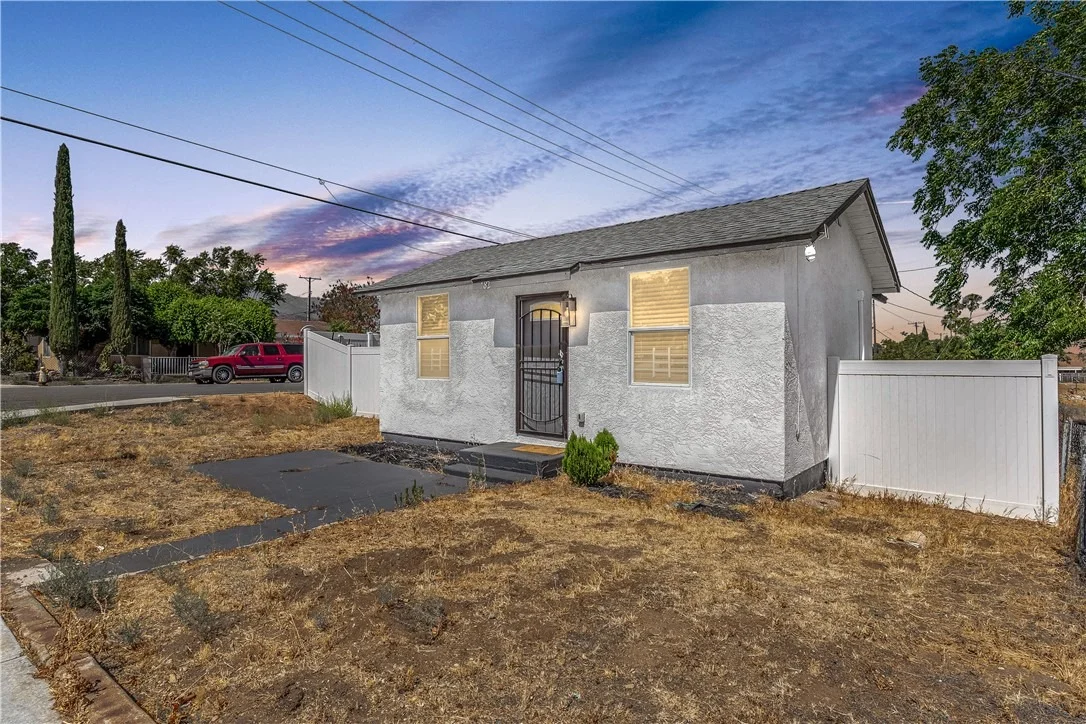Photo of 582 N Almond