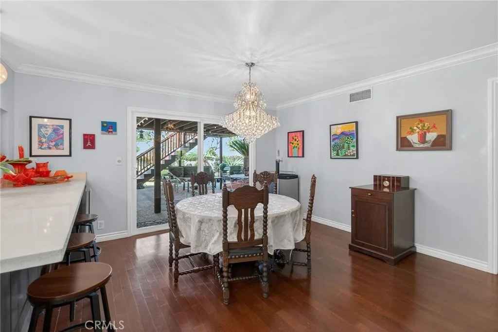 Photo of 5305 Bardwell