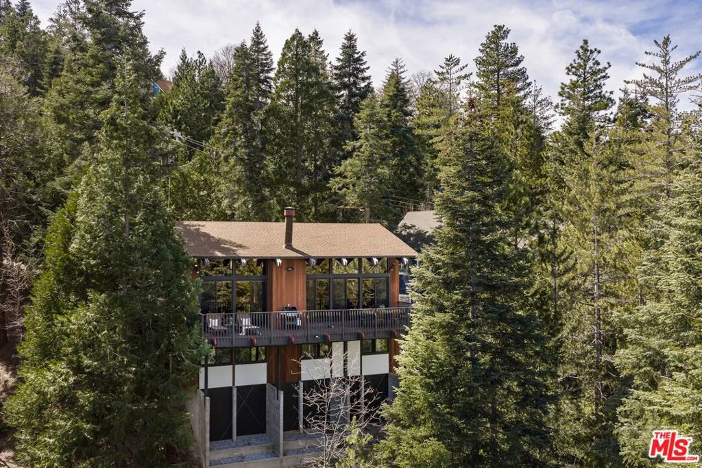 Photo of 287 Grizzly Road