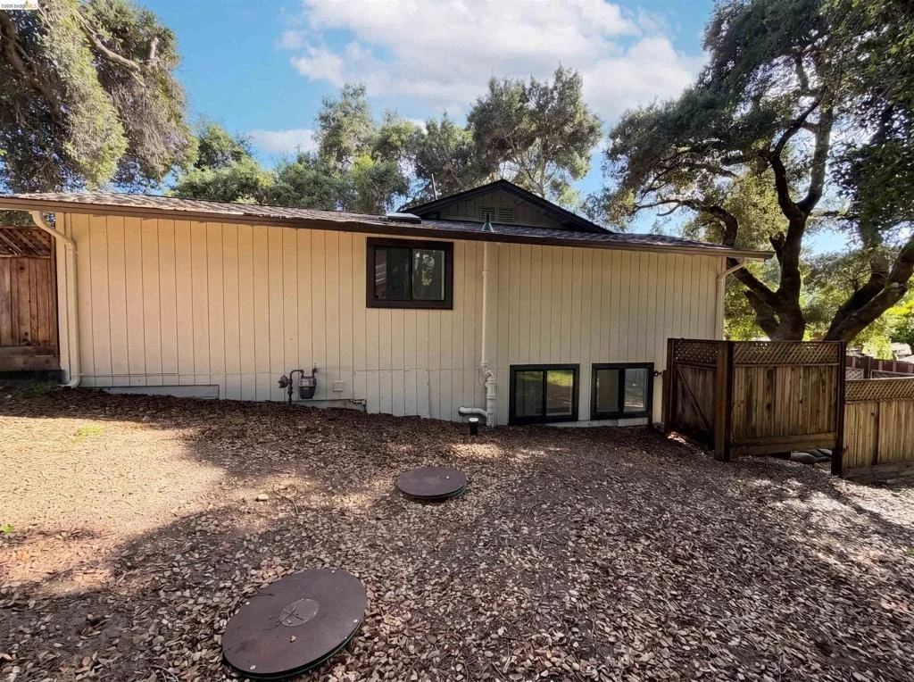 Photo of 155 Estates Dr