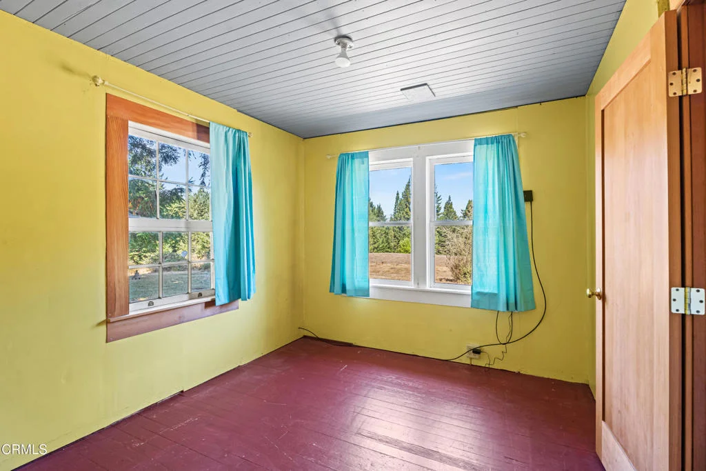 Photo of 28580 Comptche Ukiah Road