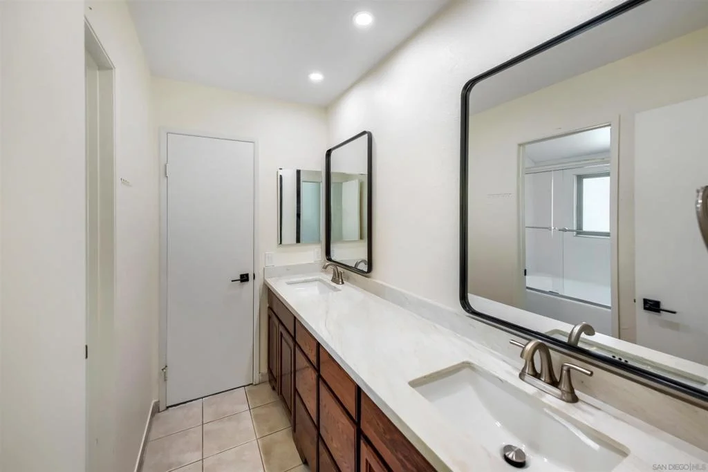 Photo of 5687 Menorca Dr