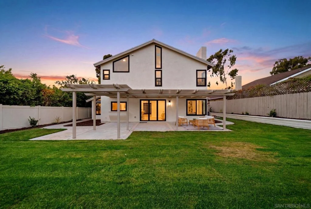 Photo of 824 Glen Arbor
