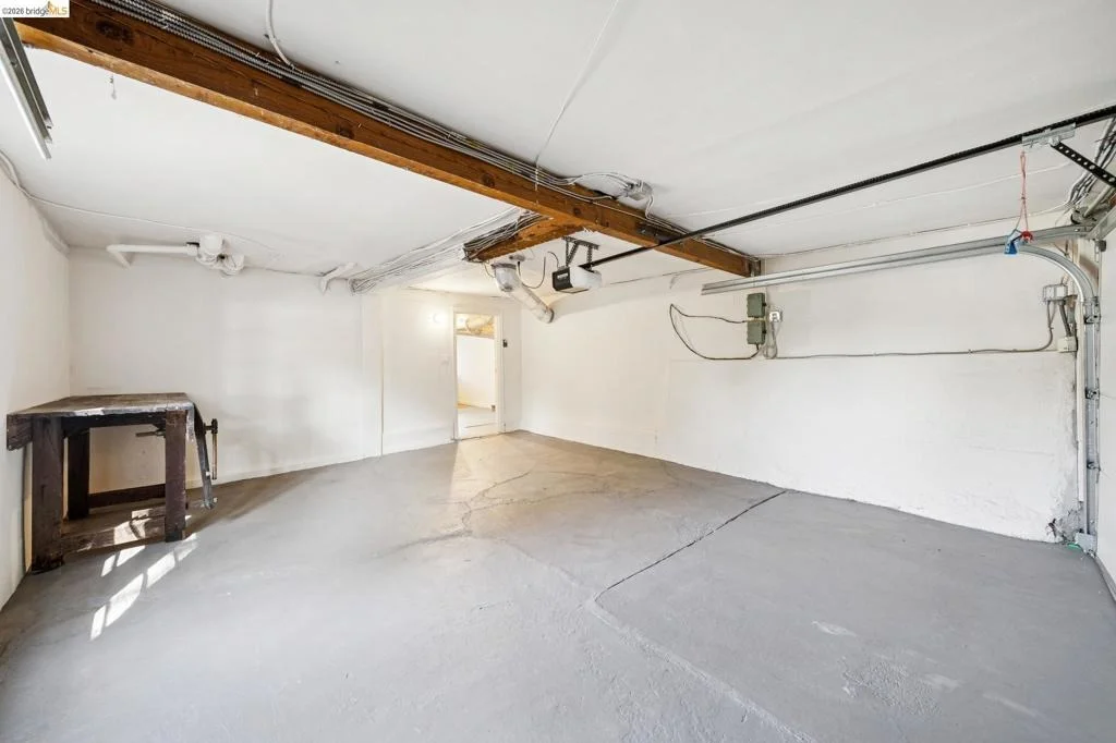 Photo of 2380 Leimert Blvd