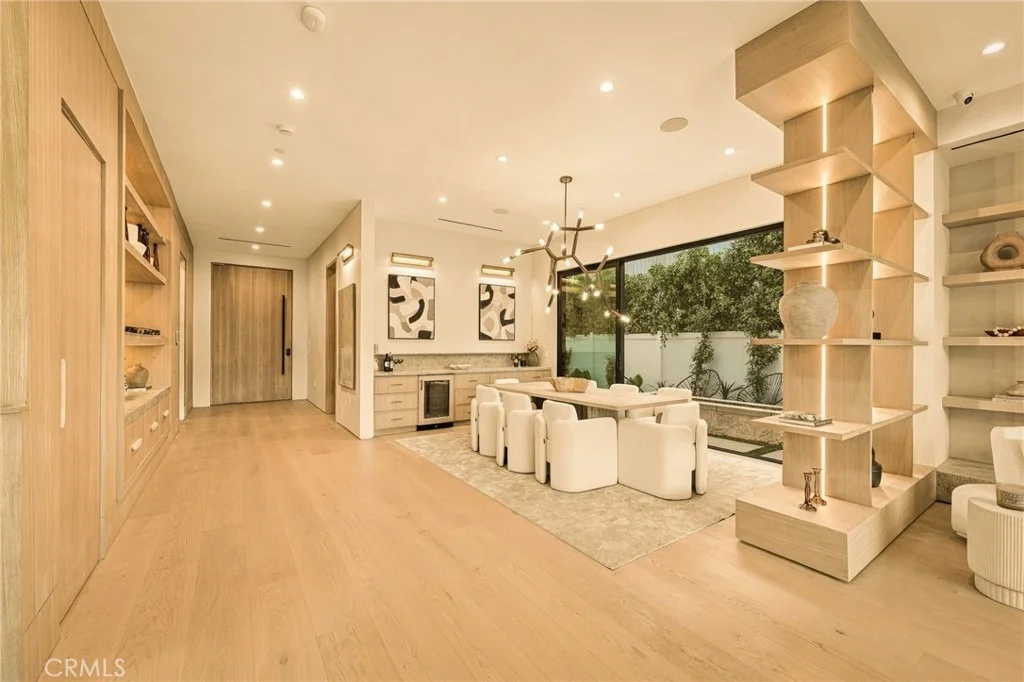 Photo of 16658 Addison