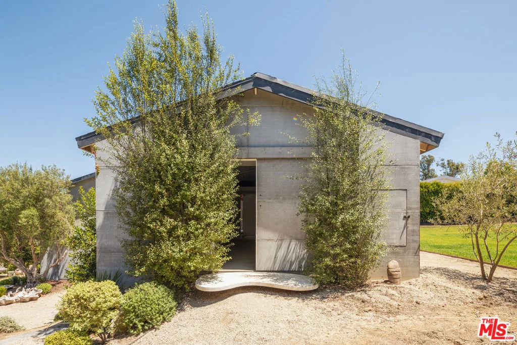 Photo of 28867 Grayfox Street