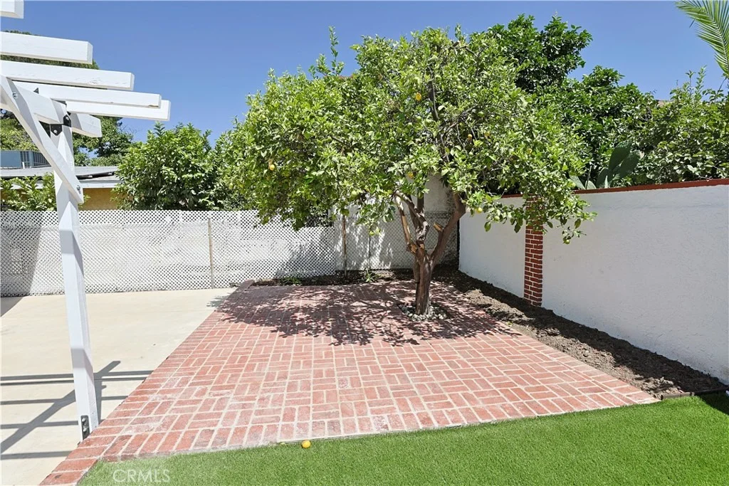 Photo of 10036 Arleta Avenue