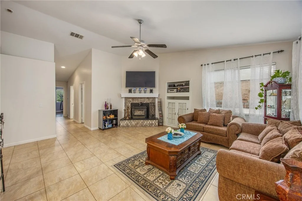 Photo of 13997 Riverside
