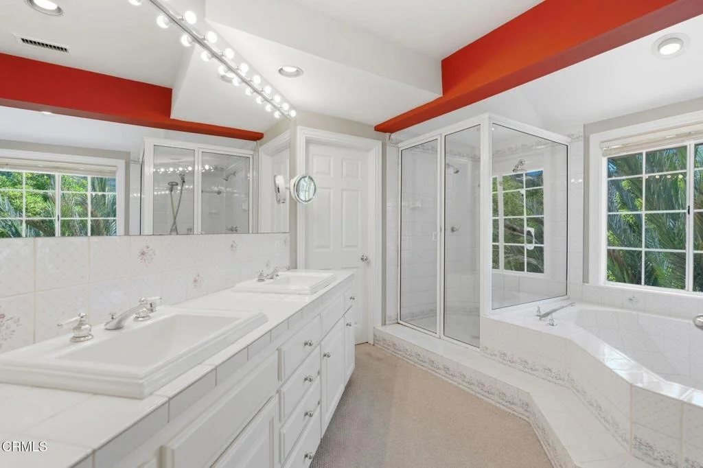 Photo of 405 Woodcliffe Road