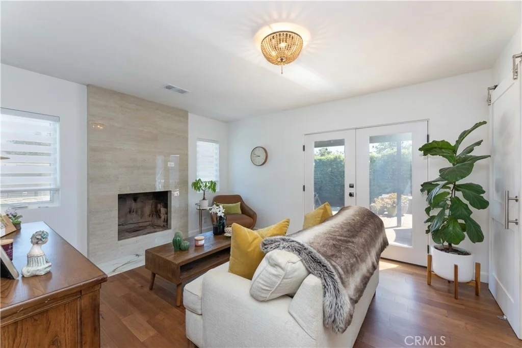 Photo of 3732 Clark