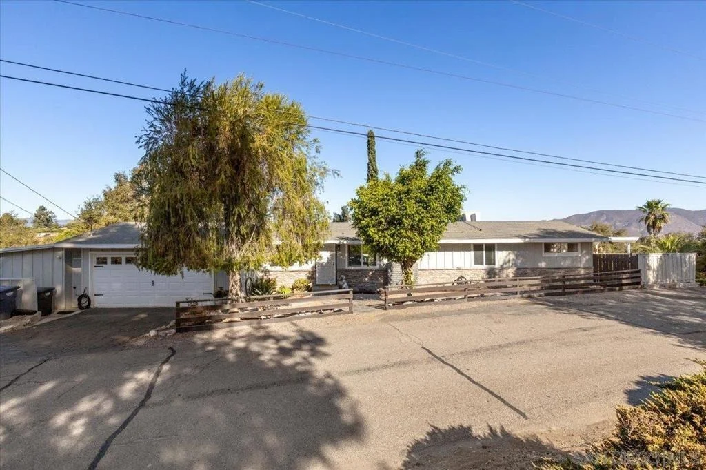 Photo of 1840 Davis