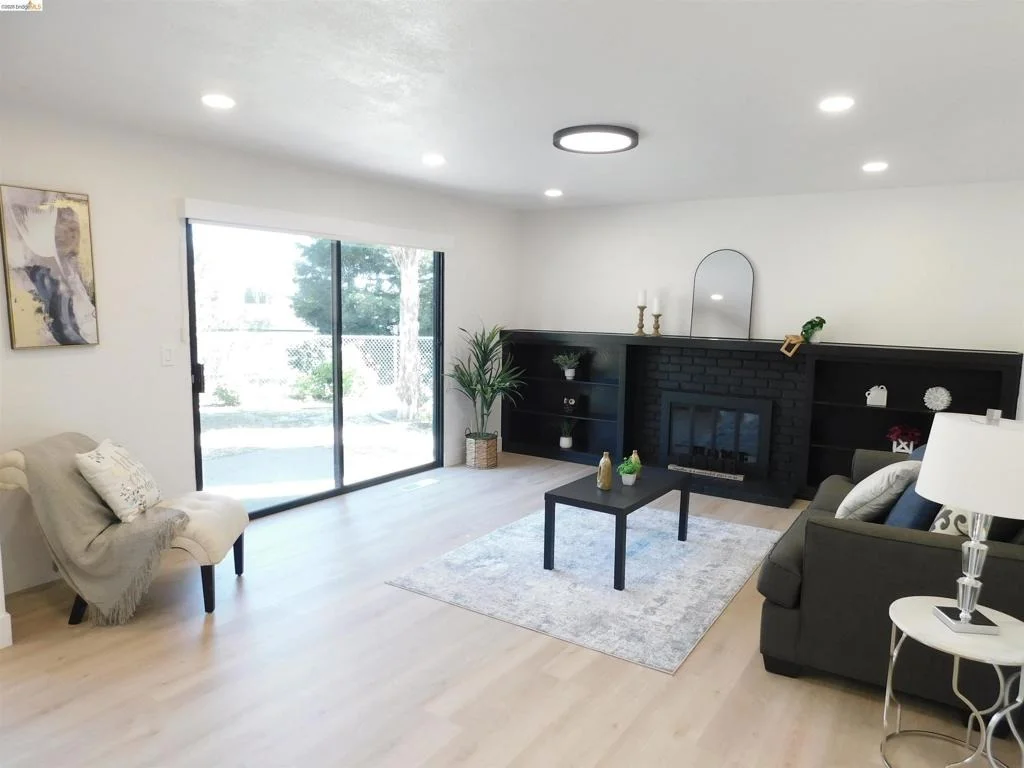 Photo of 3042 Potrero Way