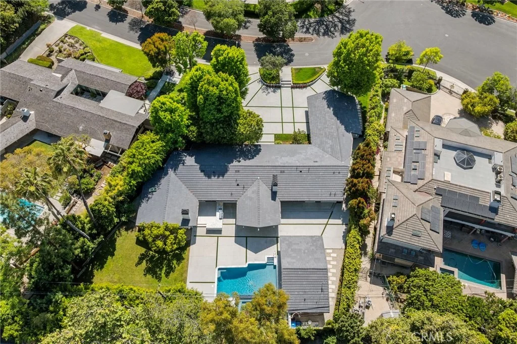Photo of 1470 Bryant Drive E