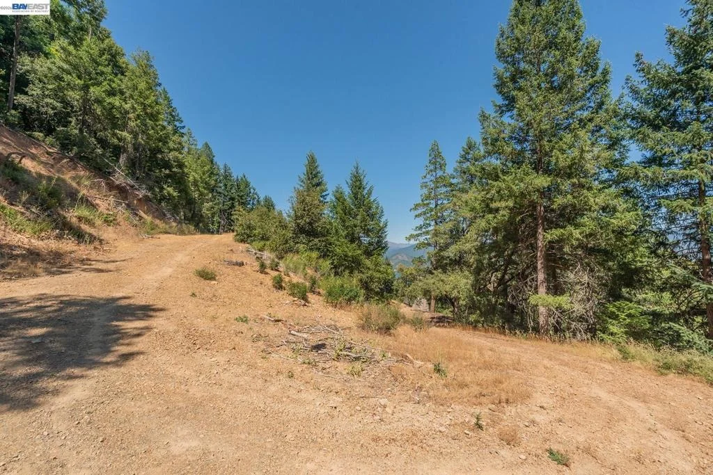 Photo of 190 Moore Gulch