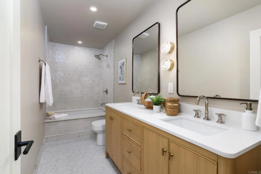 Photo of 741 Santa Olivia