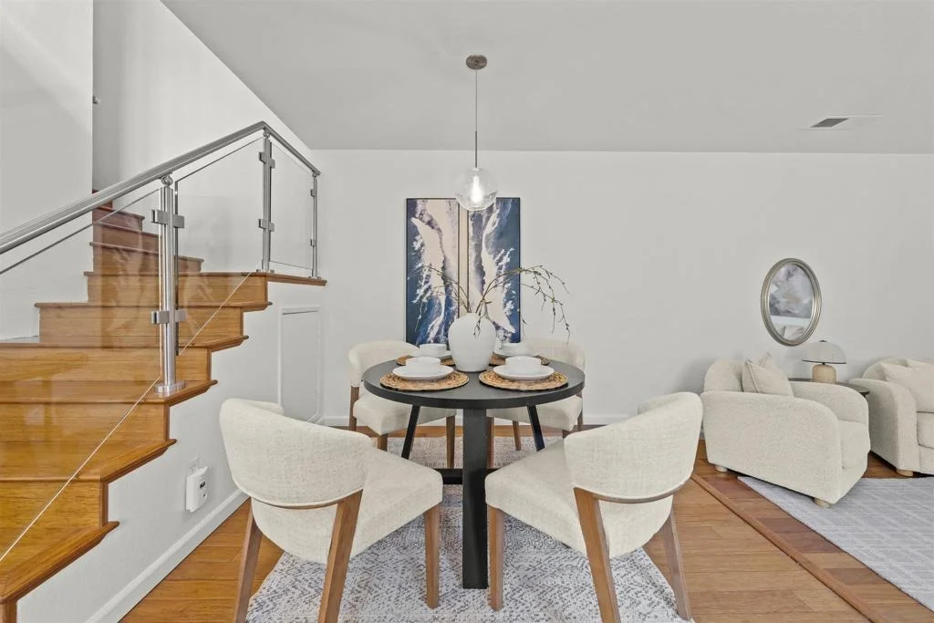 Photo of 558 E Ave