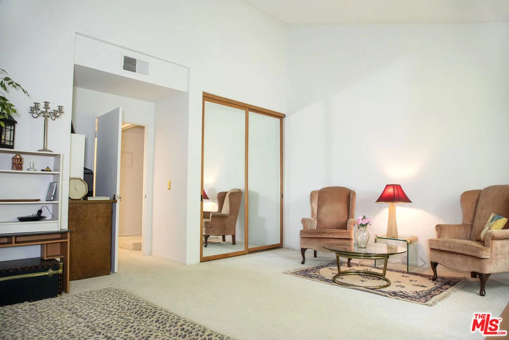 Photo of Unit 44 at 6323 Reseda Boulevard
